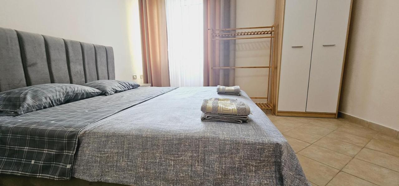 New Bazaar Side Bliss 2 Bed Apt With Free Garage *