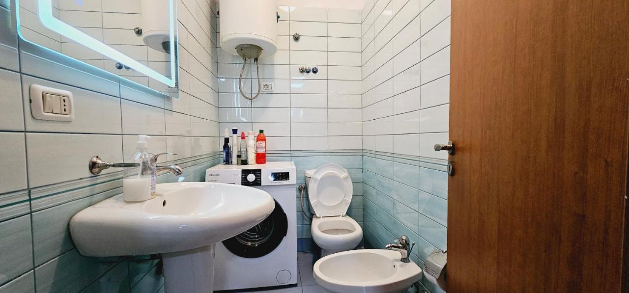 Apartament New Bazaar Side Bliss 2 Bed Apt With Free Garage Tirana